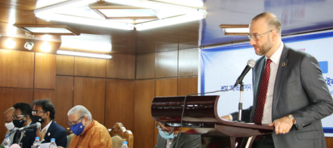 Giorgi Gigauri, Chief of Mission, IOM Bangladesh, addressed the inaugural session of the training 